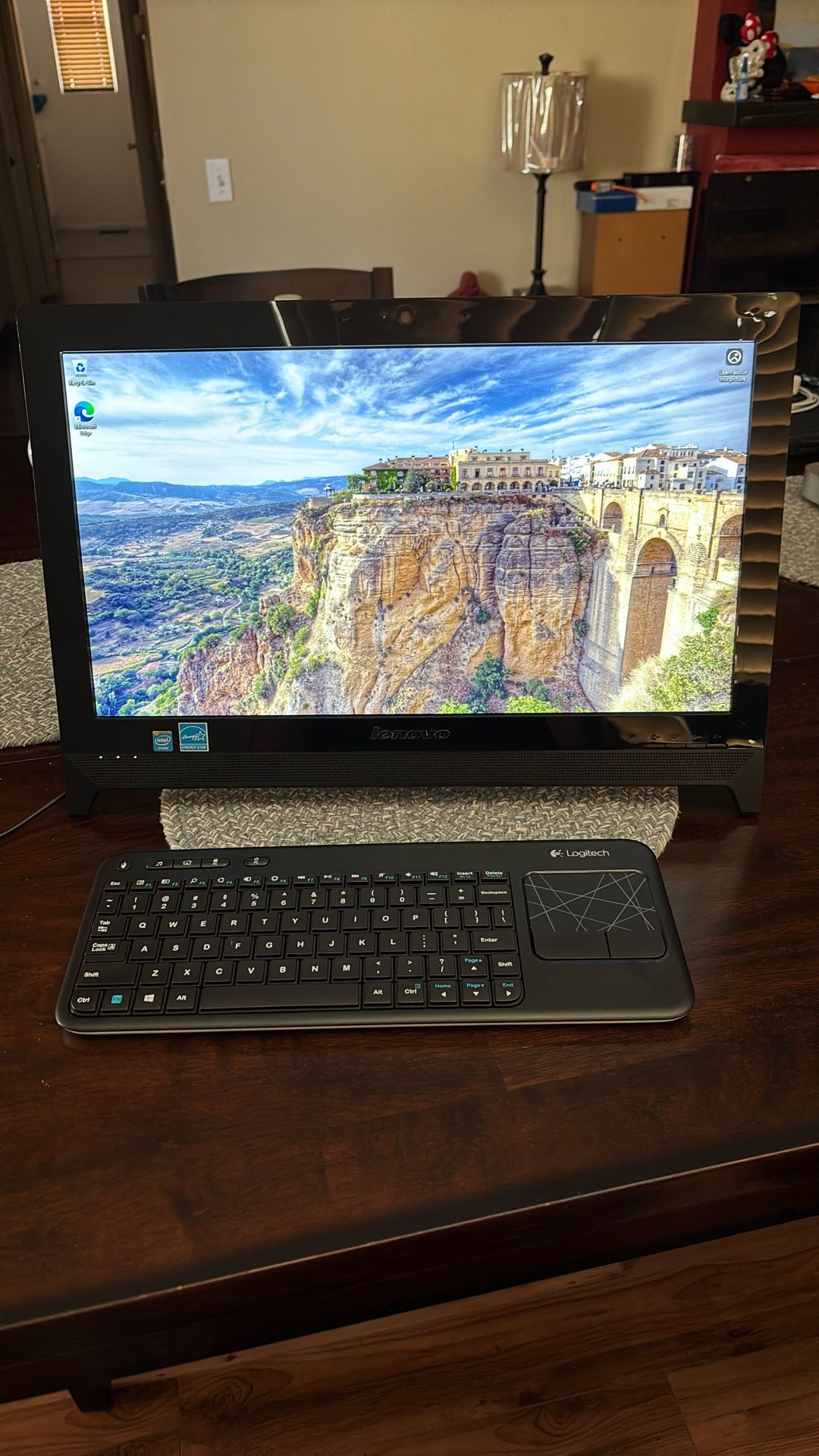Lenovo C260 All In One