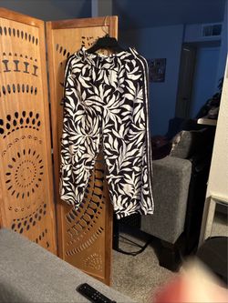 Black and white white leg pants
