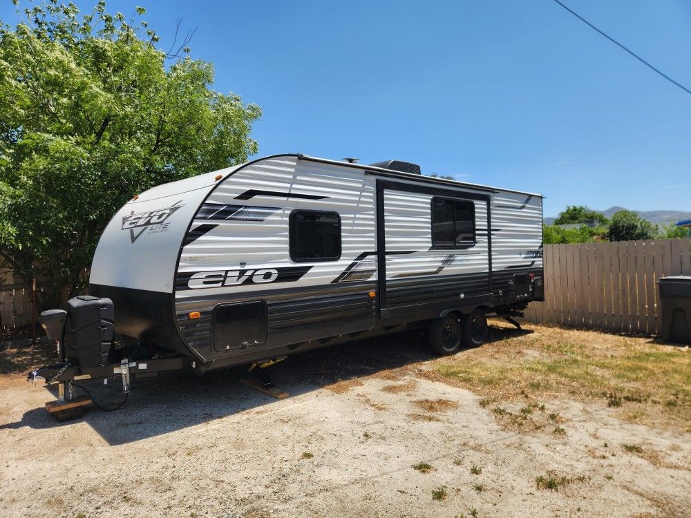 2023 Forest River Evo T2400BHL