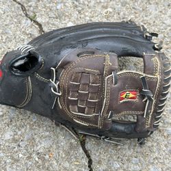 EASTON RHT 12 Inch Baseball Glove