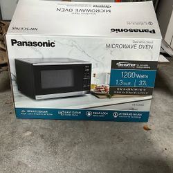 Great Microwave For Sale - Barely Used