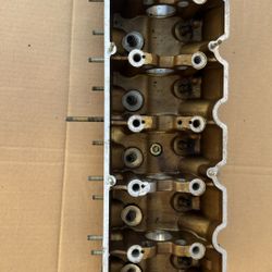 BMW E-30 2.5 L Cylinder Head