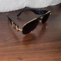 Louis Vuitton Sun Glasses 