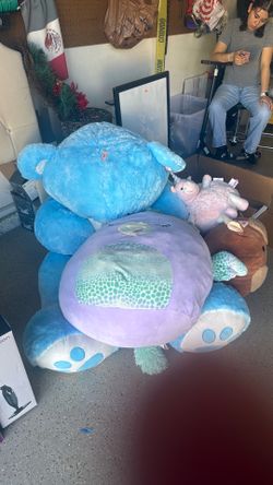 Huge stuffed bear