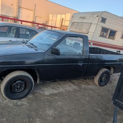 1990 Nissan Hardbody D21 – 5 Speed – Runs & Drives