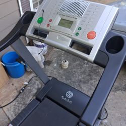 Nice Clean Working Golds Gym Treadmill 