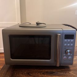 Breville Compact 0.9 Cu. Ft. Microwave 