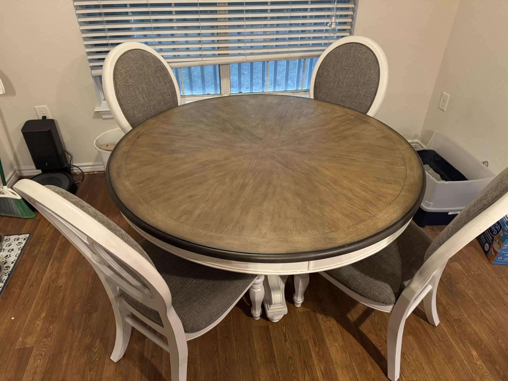French Market White Pc Round Dining Room with Oval Chairs