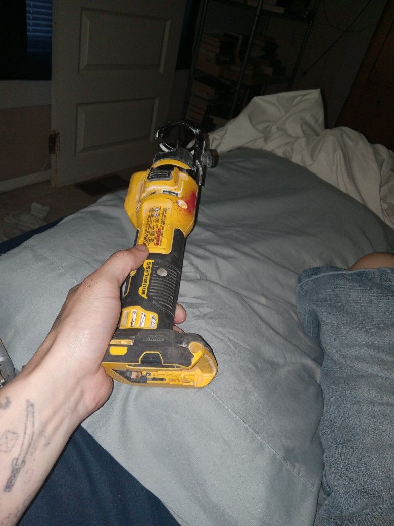 Dewalt Cordless Cut Out Tool