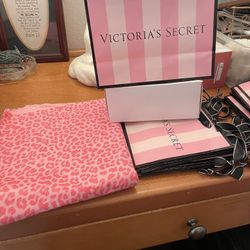 victoria’s secret gift bags 
