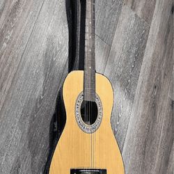 Classic Wooden Guitar – Traditional Craftsmanship with Rich Sound agency sing