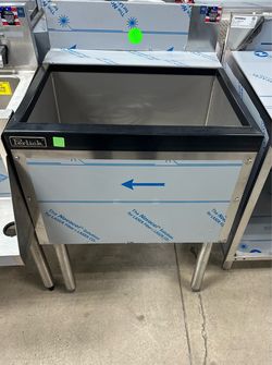 Ice bin