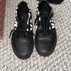 black logo old skool vans