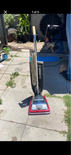 Sanitaire Commercial Vacuum works great