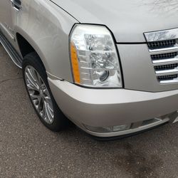 2007 Cadillac Escalade Right Headlight 