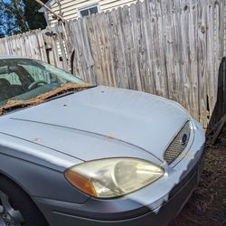 2004 Ford Taurus