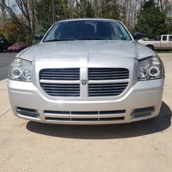 2005 Dodge Magnum 