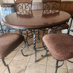 Table & 4 Chairs
