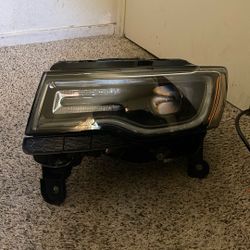 Jeep Grand Cherokee Left Headlight Assemble