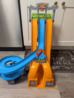 Hot Wheels Race Track
