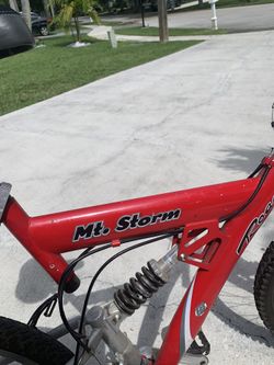 Roadmaster mt acuareleable storm bike