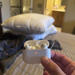 Apple AirPods Pro Gen 2