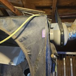 Barely Used 4'x4' Grow Tent Awesome!