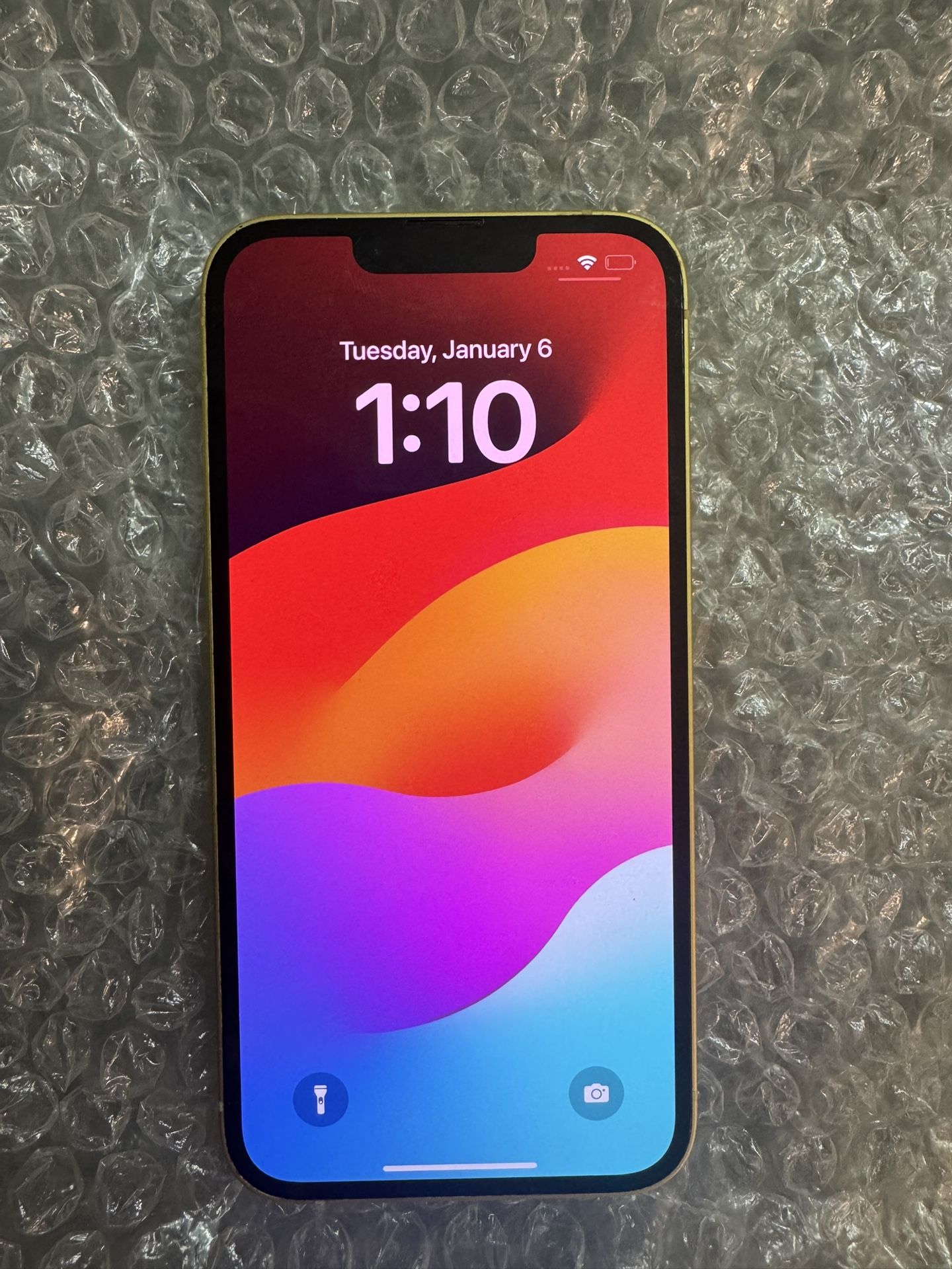 Pre owned Unlocked iPhone 14 (Yellow) 128gb