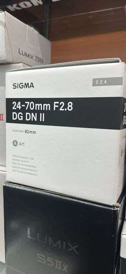 Sigma 24-70mm f/2.8 DG DN II Art Lens (Leica L)