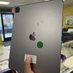 Apple iPad Pro 12.9 Inches  512gb Cellular Unlocked , Sold with warranty 