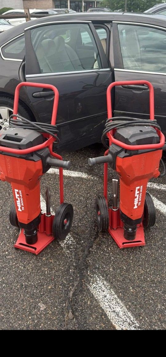 Yack Hammer Hilti Avr 3000. $1400 Cada 1. 1400 Each