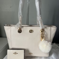 Coach Chain Turnlock Tote Bag And Matching Wallet 