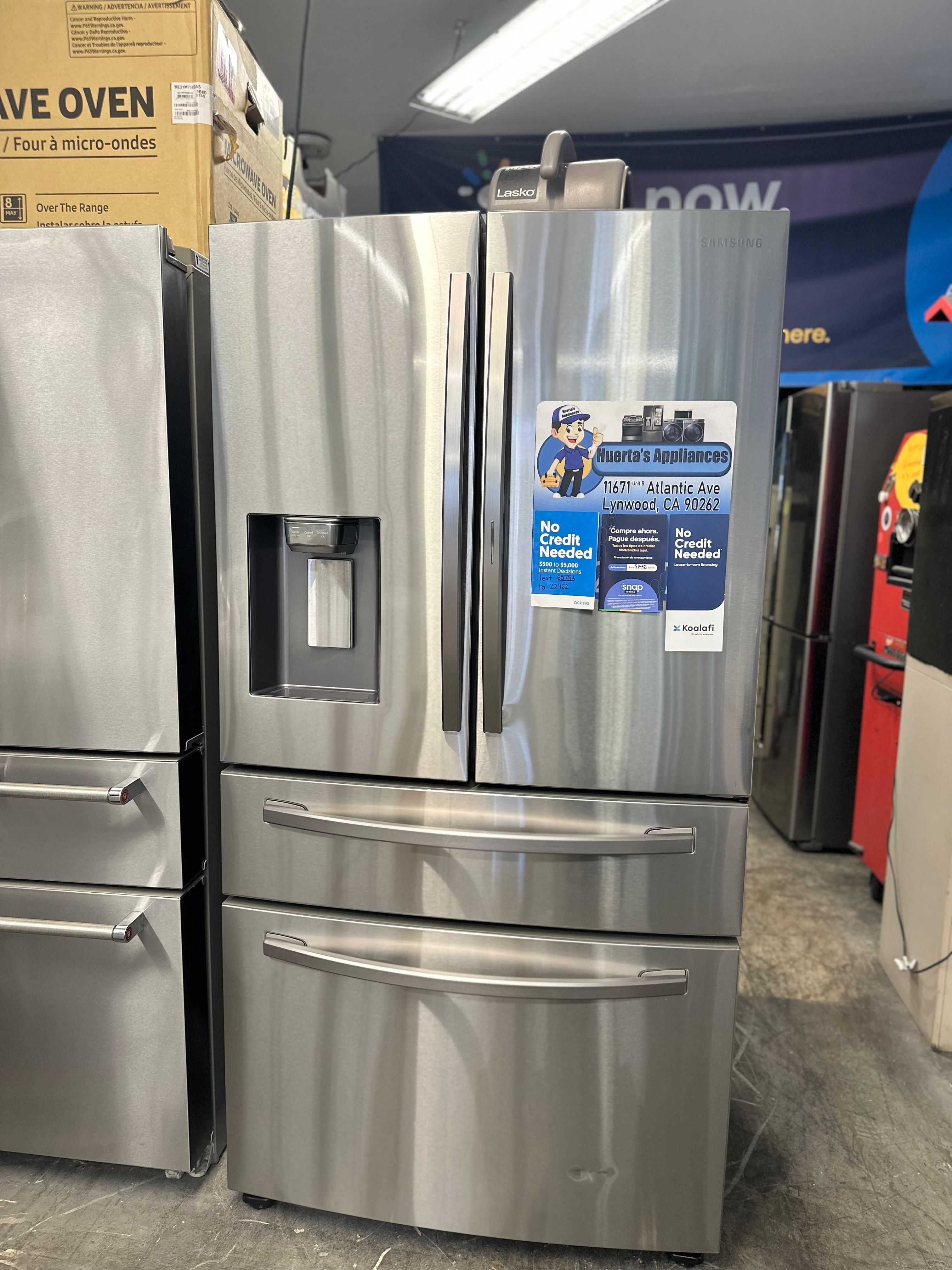 Samsung 22 Cu Ft Refrigerator 4 Door with Showcase Door
