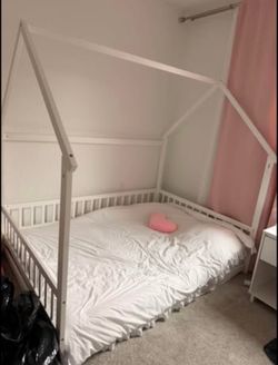 House frame full size bed + mattress