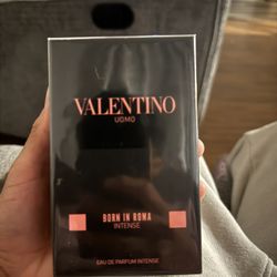 Valentino Uomo Born In Roma Intense