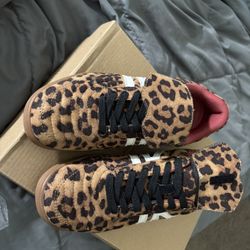 Women’s Size 6.5  Steve Madden  Madrid ! NEW IN BOX 