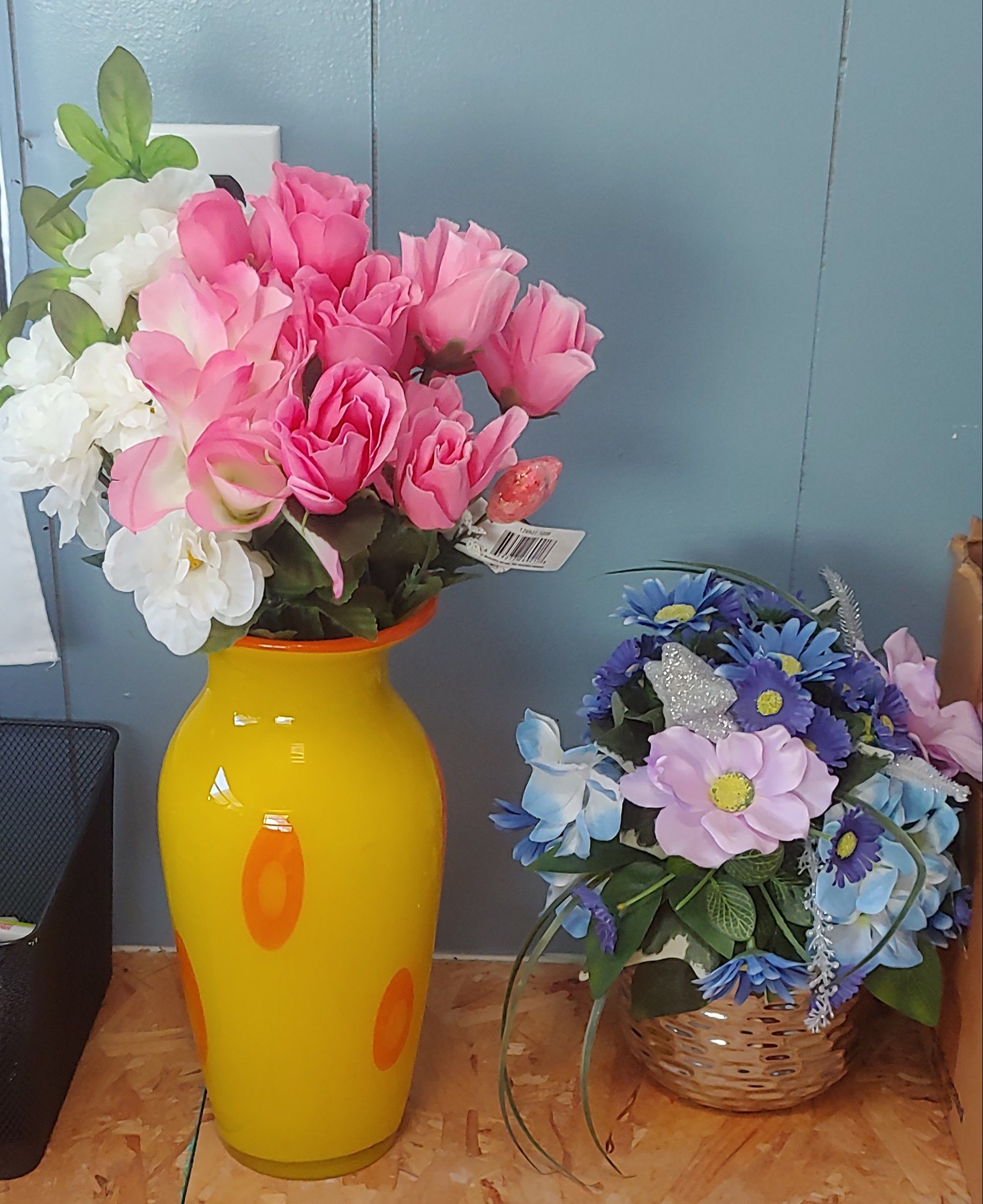 2x Decor Vase & Pot with flowers