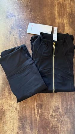 Brand New Lululemon 2-Piece Set – Shorts or Pants – Gold Zipper