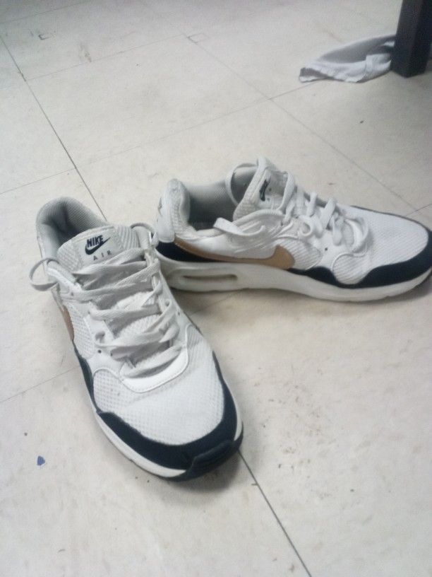 Nike White Gold Black Running Shoes 9