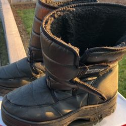 Men’s Snow Boots Size 11
