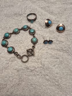 Turquoise and Silver  women's  set  bracelet  ring and earrings