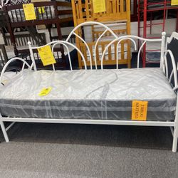 Twin Day Bed $199.99
