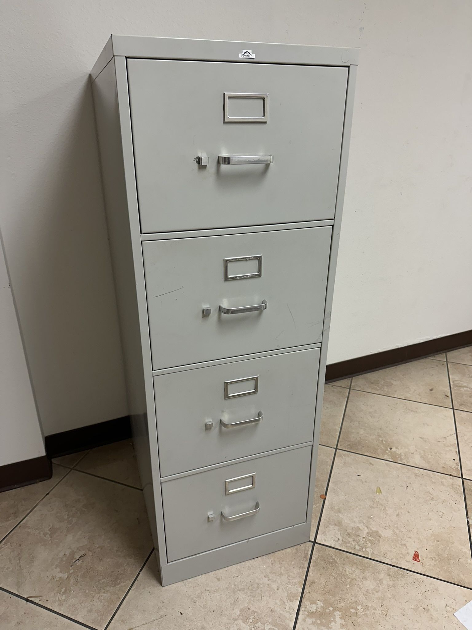 2 metal filing cabinets With 4 Drawers