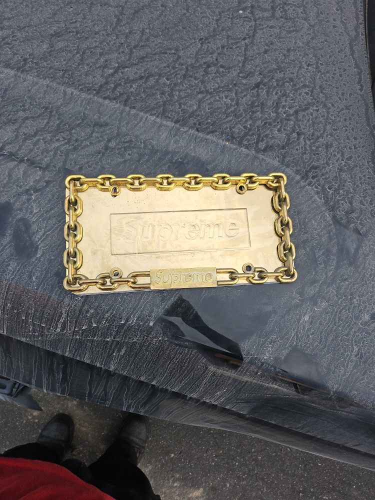 Supreme Chain License Plate Frame Gold