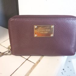 Michael Kors MK Waller/ Wristlet