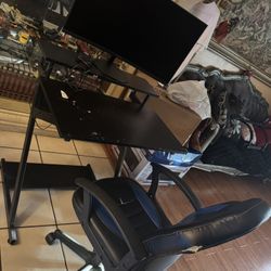 Monitor Silla Y Mesa