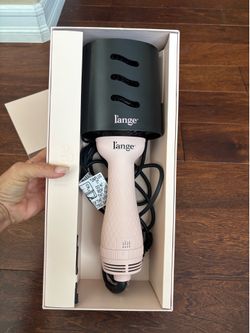 Blow dryer brush