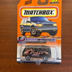 Matchbox 1:64  ‘67 VW Transporter “Richie’s Pizzeria”