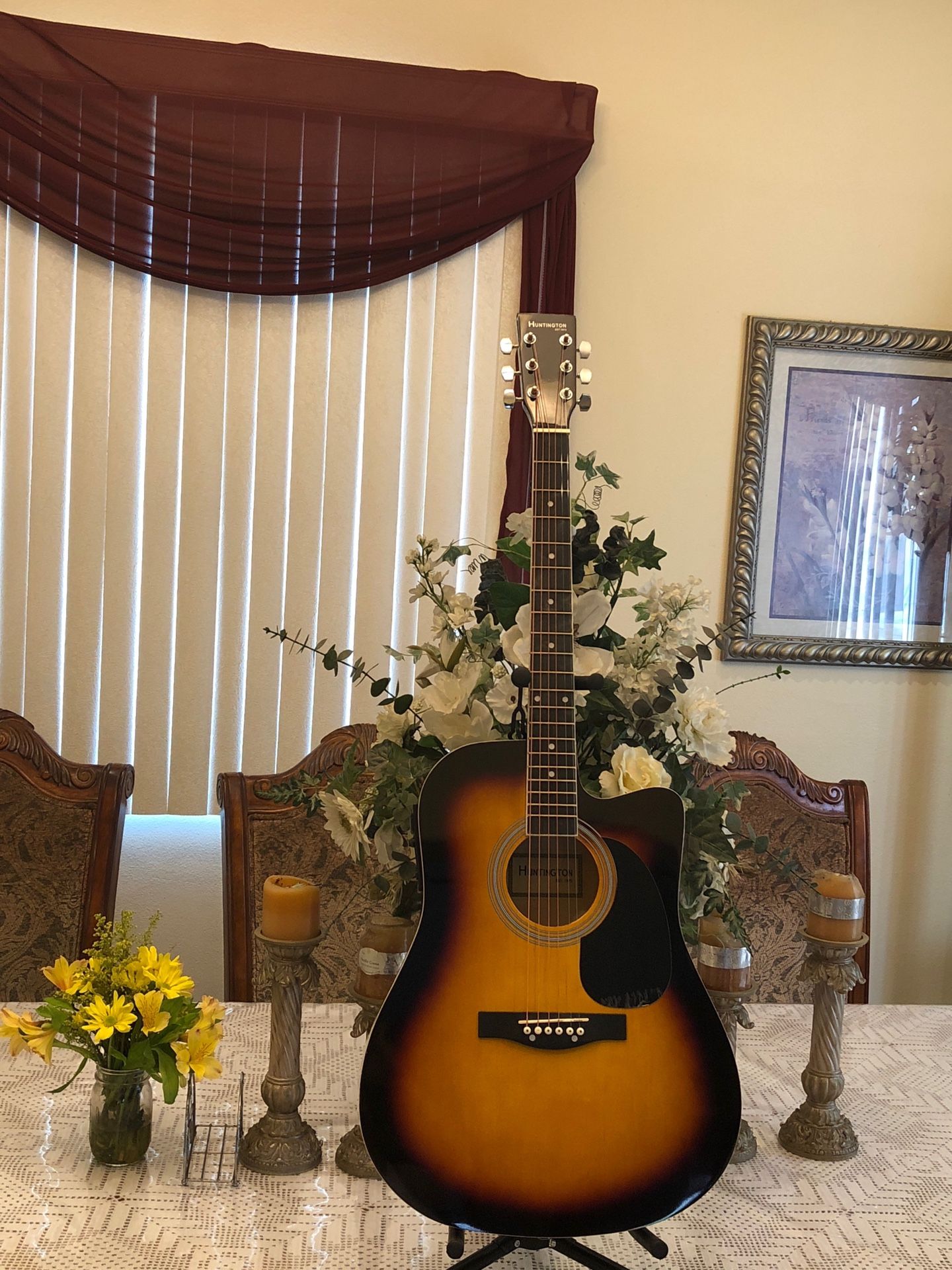 Huntington electric acoustic guitar with metal strings
