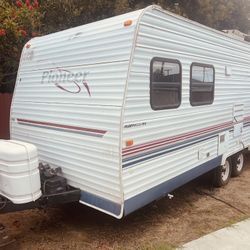 2004 Fleetwood Pioneer